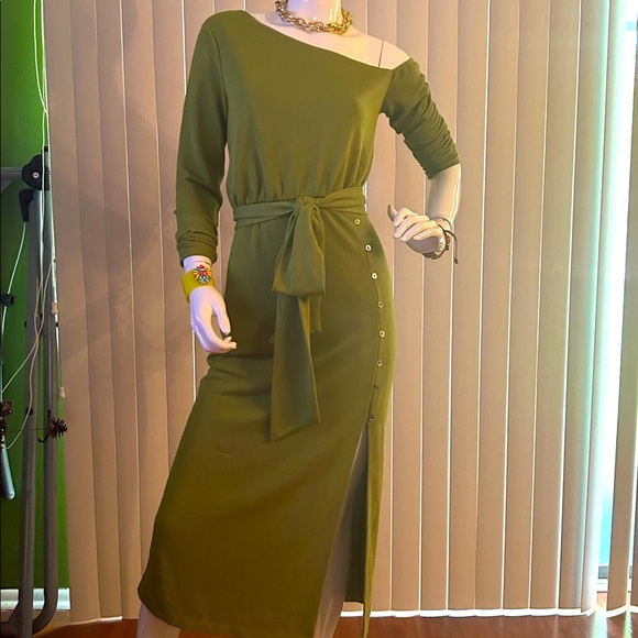 Lovers + Friends Green Asymmetrical Dress! We don’t do regular!! - Picture 12 of 12